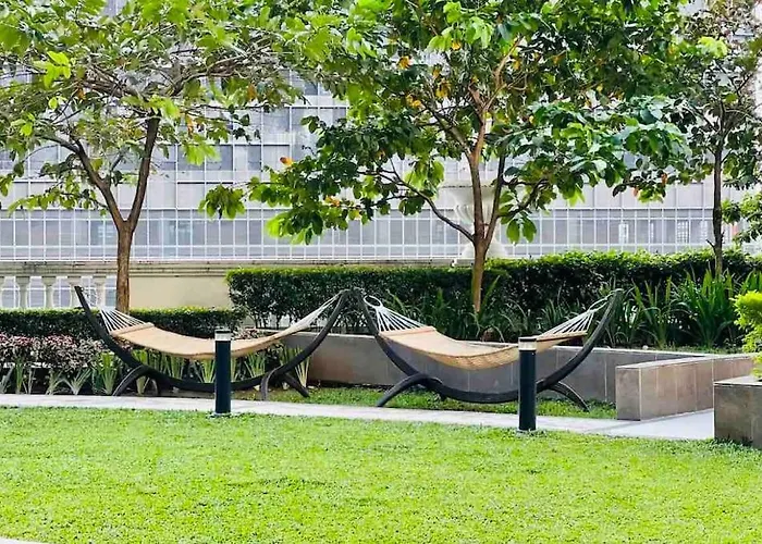 2br 2tb Uptown Parksuites Bgc Balcony,fast Wifi,washer Apartamento