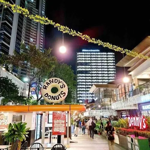 2br 2tb Uptown Parksuites Bgc Balcony,fast Wifi,washer Apartamento Manila