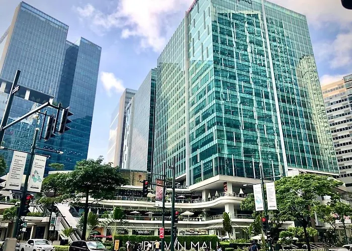 2br 2tb Uptown Parksuites Bgc Balcony,fast Wifi,washer * Manila