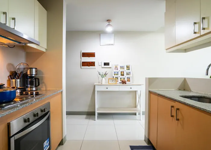 2br 2tb Uptown Parksuites Bgc Balcony,fast Wifi,washer