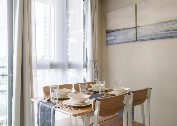 2br 2tb Uptown Parksuites Bgc Balcony,fast Wifi,washer Apartamento