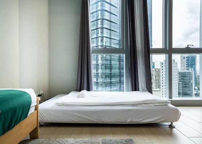 2br 2tb Uptown Parksuites Bgc Balcony,fast Wifi,washer