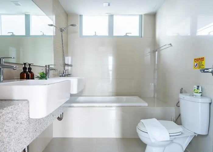 2br 2tb Uptown Parksuites Bgc Balcony,fast Wifi,washer *