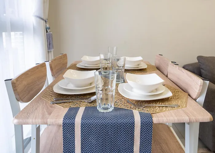 2br 2tb Uptown Parksuites Bgc Balcony,fast Wifi,washer Apartamento Manila